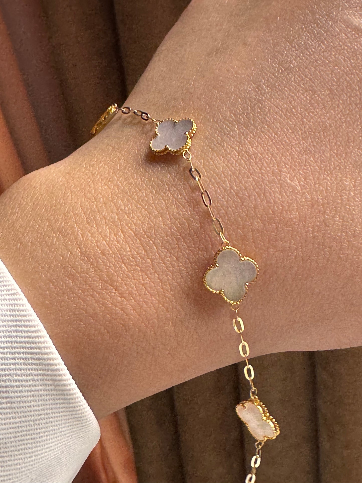 Hk setting 10mm clover bracelet