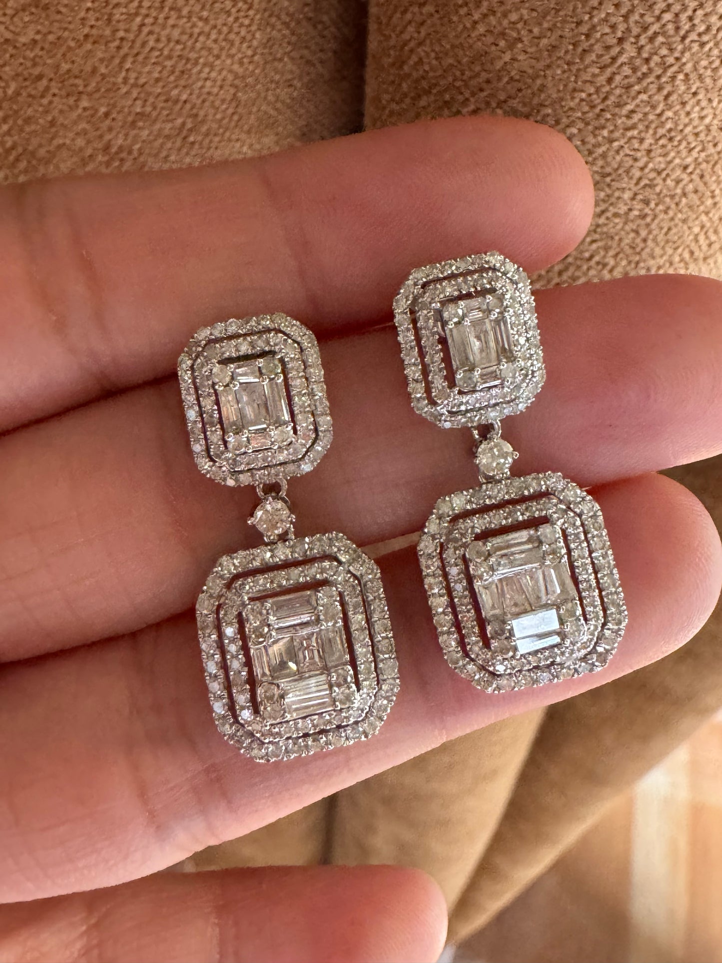 Elegant Emerald Dangling