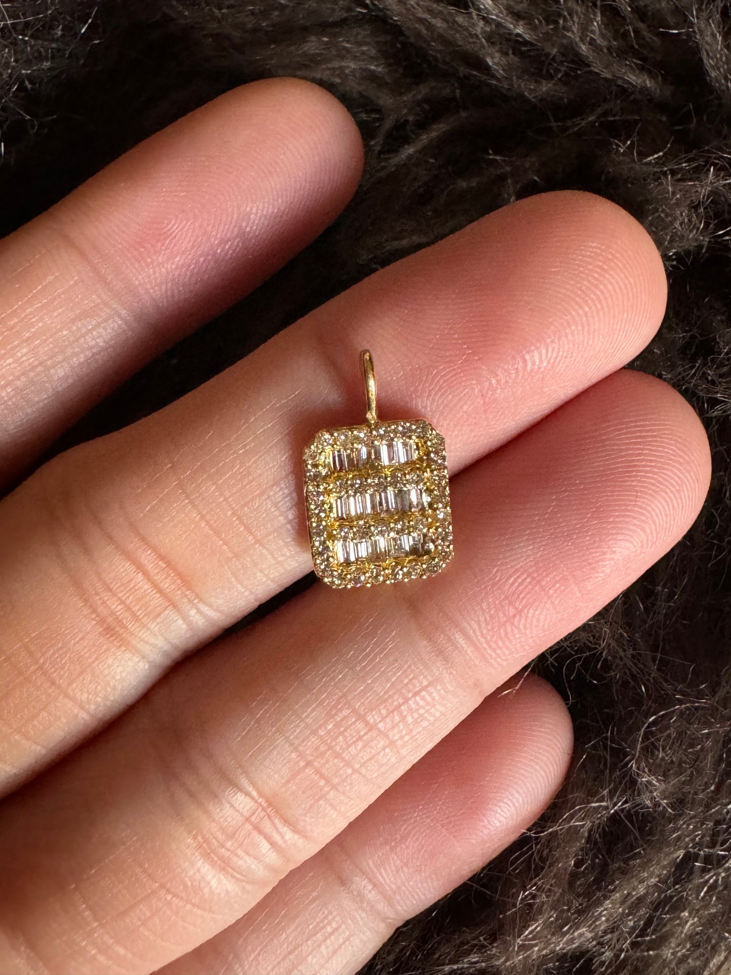 baguette and round pendant