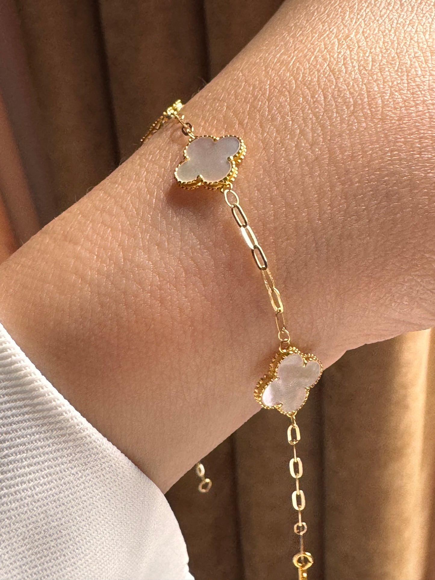Hk setting 10mm clover bracelet