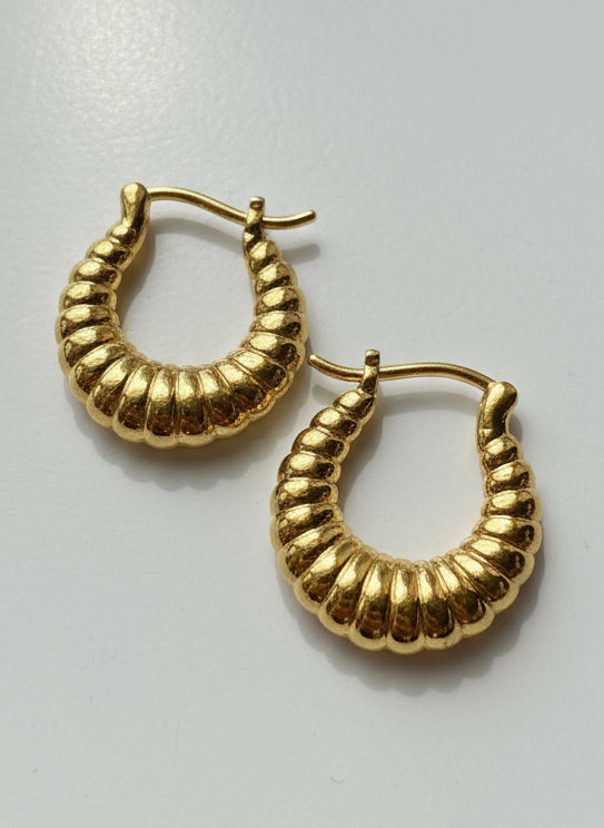 Croissant Loop Electroform 18K