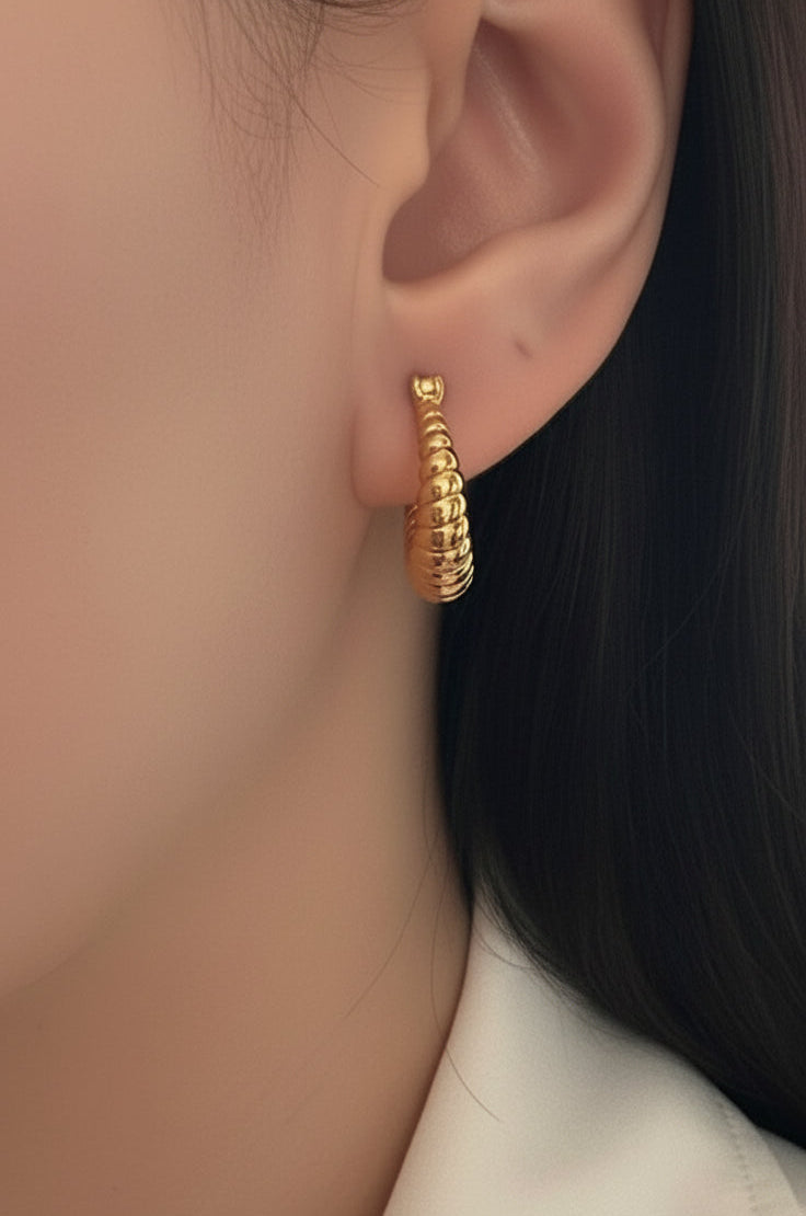 Croissant Loop Electroform 18K