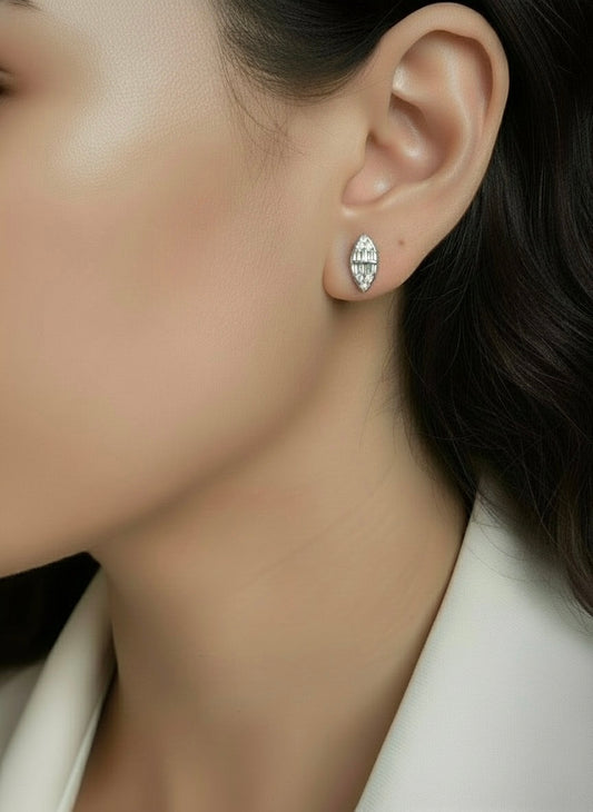 Marquise illusion Studs WG