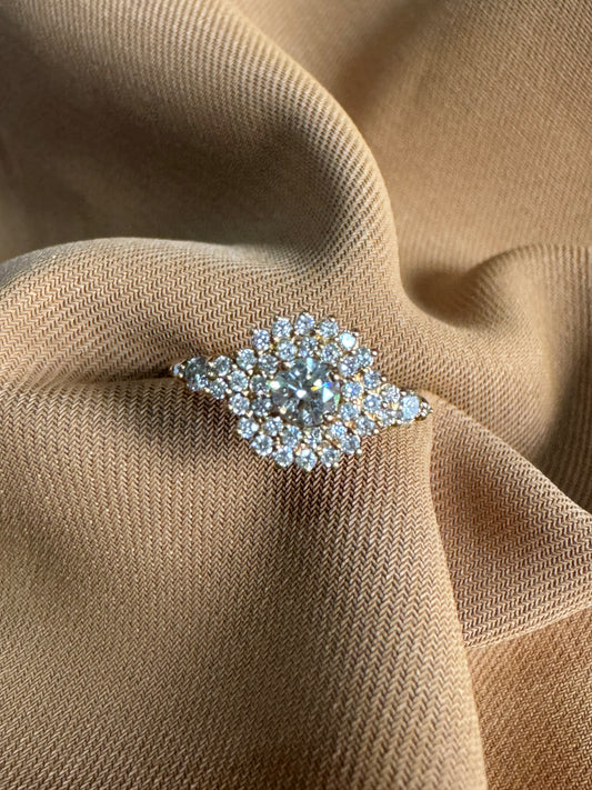 Stylish Round Ring